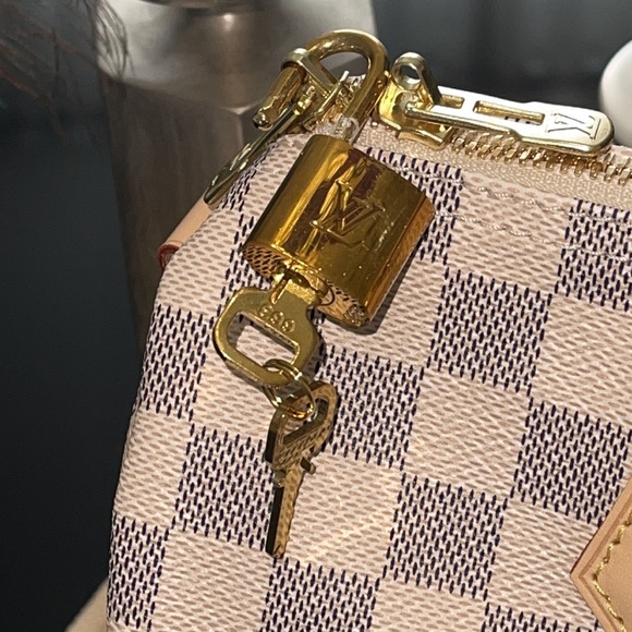 Louis Vuitton Damier Azur Speedy 30” - Picture 6 of 16